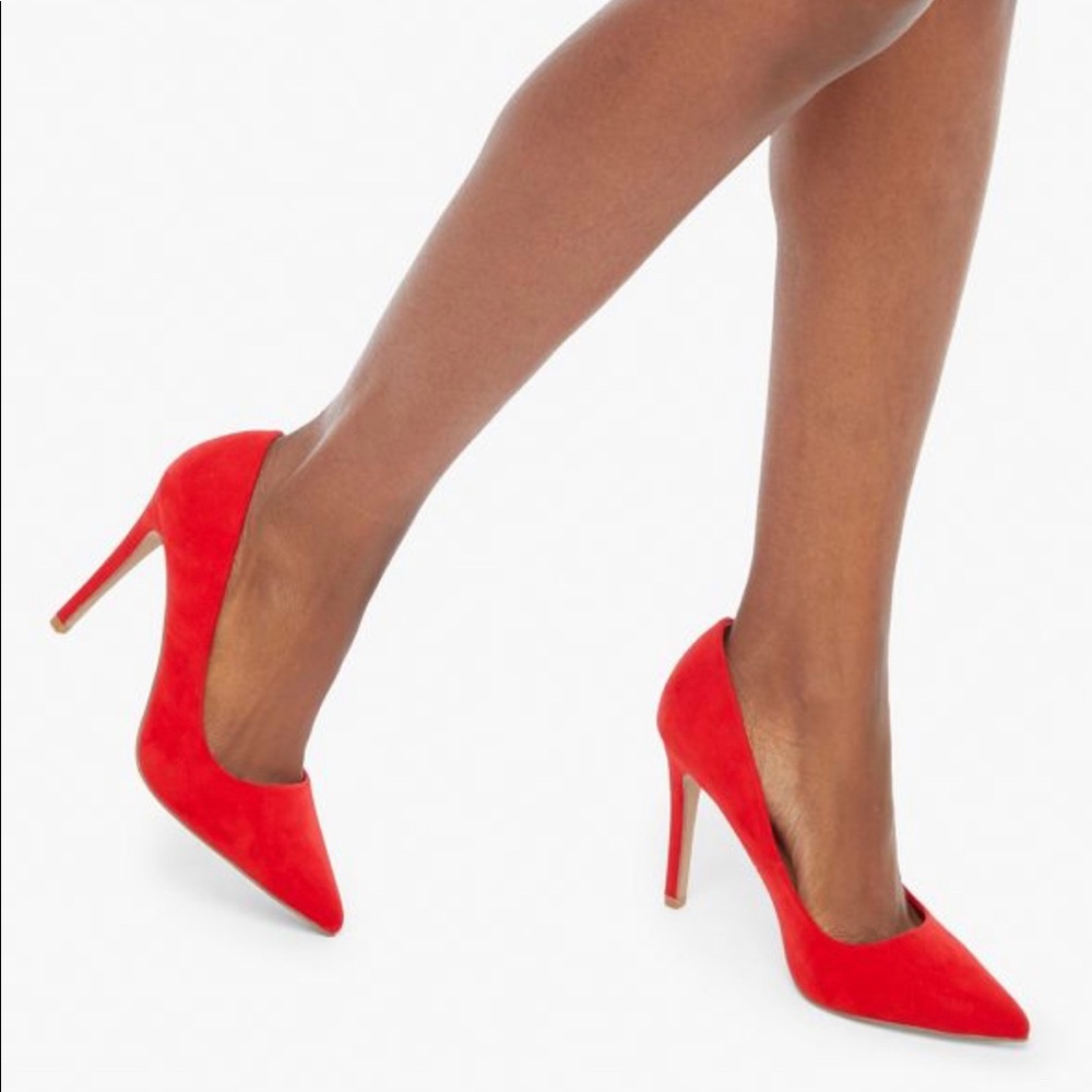 New Gisselle Classic Red Pumps Sz 6